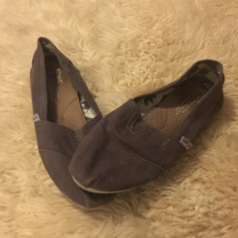 Toms Shoes